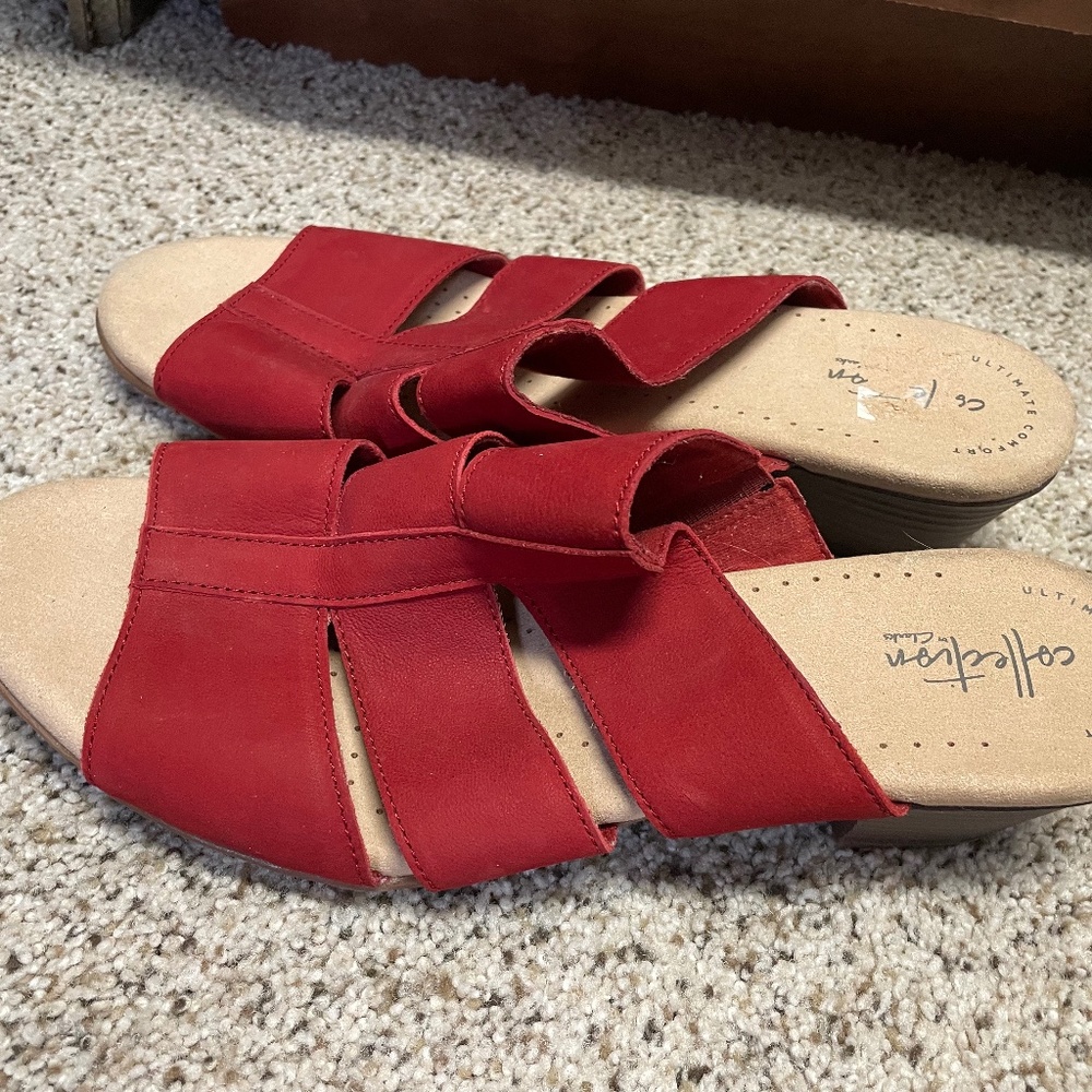 Women's Clarks red sandals size 11W - like new condition